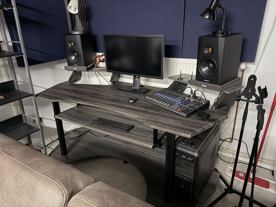 Birou,boxe,mixer studio inregistrari