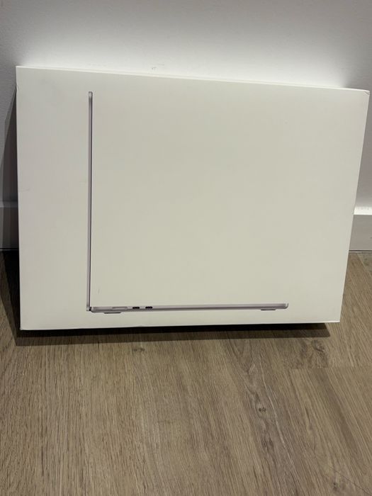 Macbook air 15 inch, M4, Silver, sigilat, garantie 12 luni Istyle