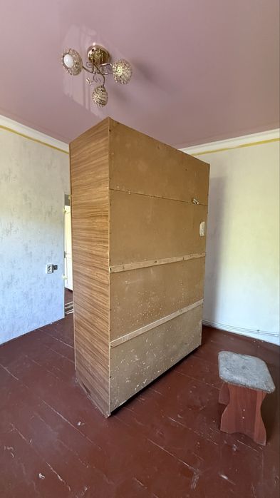 Шкаф спальный для вещи