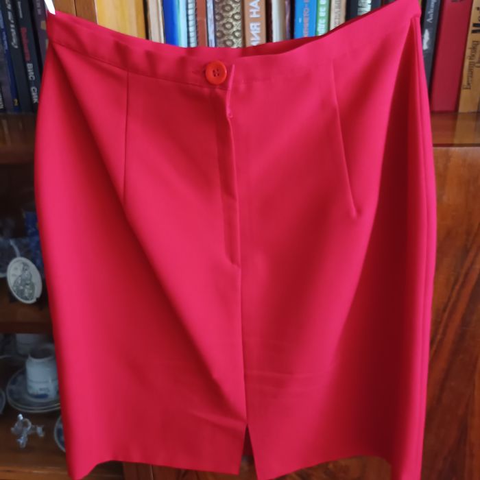 Дамски костюм в червено