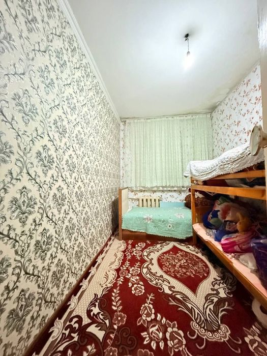 Panelnida 4 xonali uy sotiladi 4-4-4