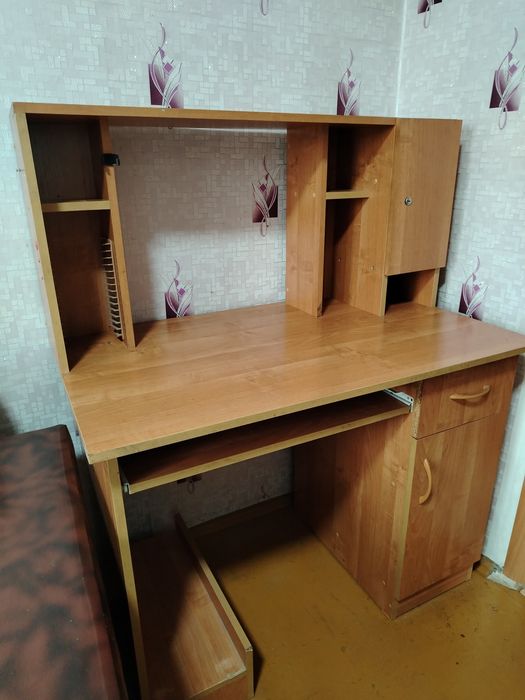 Компьютерный стол