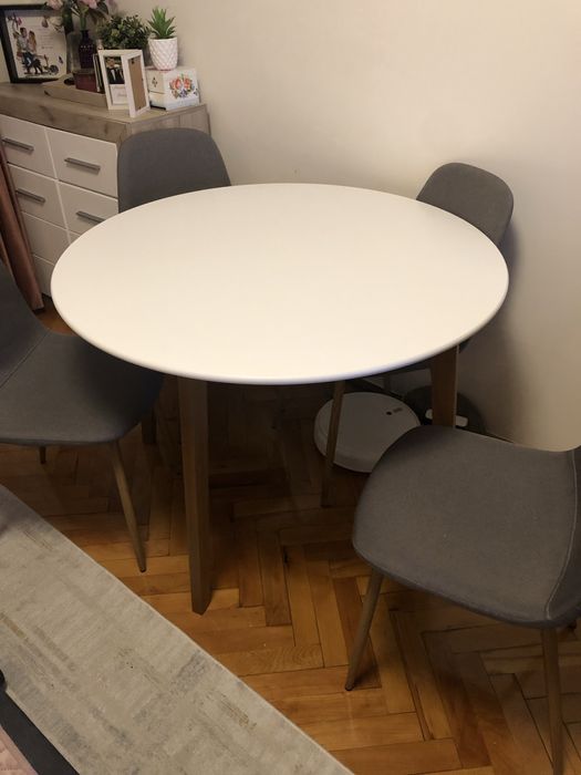 Vand masa rotunda+ 4 scaune gri