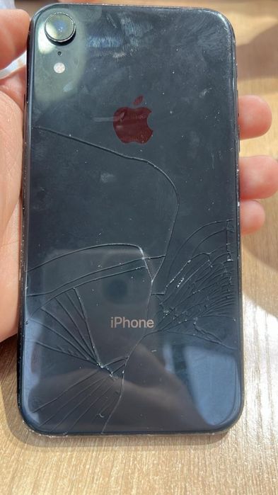 продам айфон хр срочно