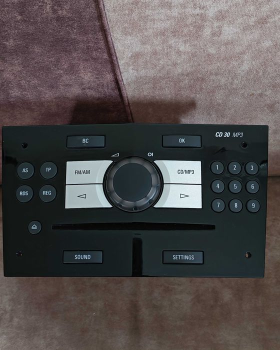 Оригинално Radio CD 30 MP3 за Opel + Security Code