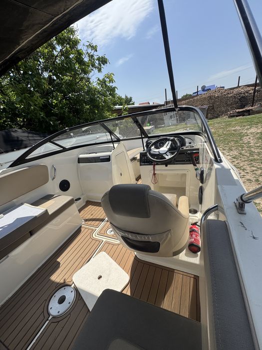 Продается американский катер Bayliner vr4