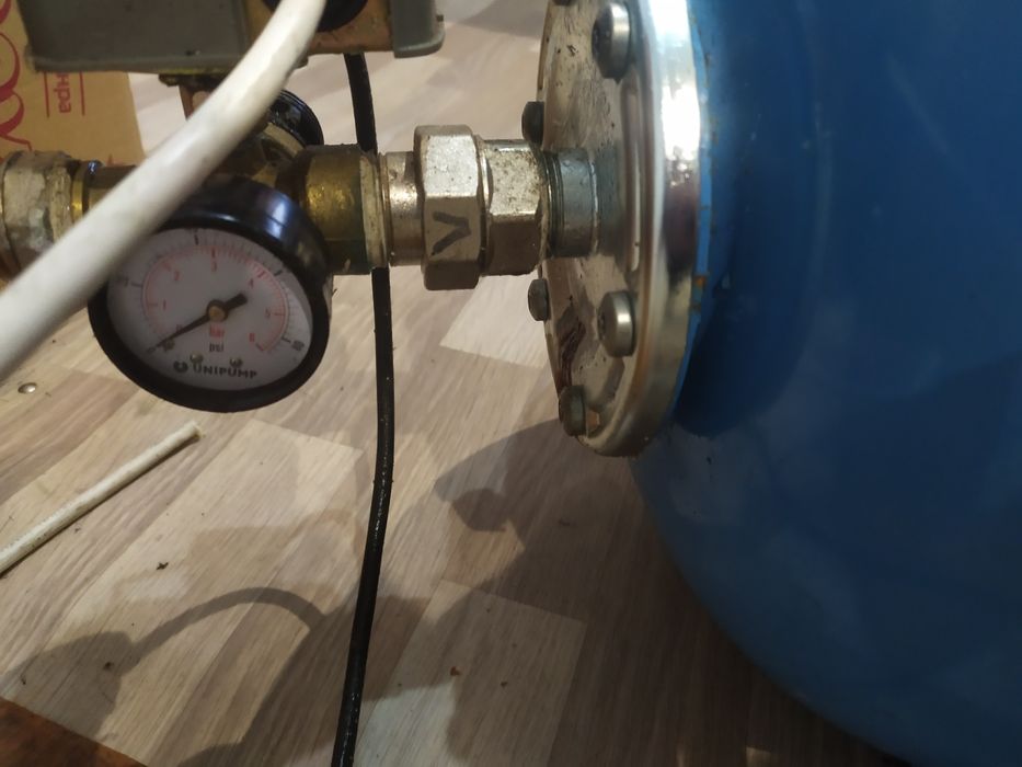 Продам насос безбашенку