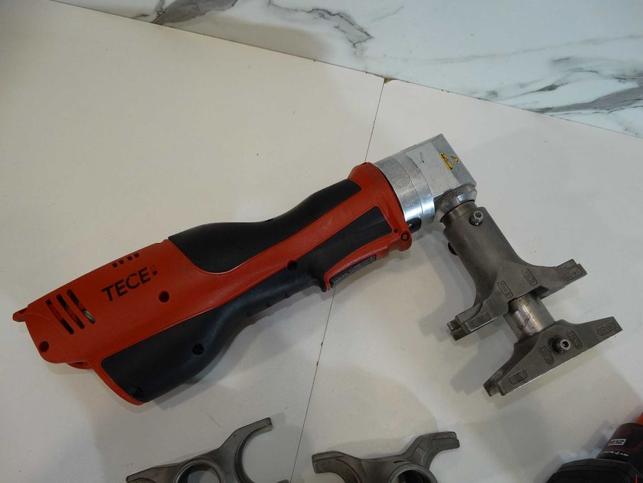 Novopress AAP 102 - Аксиална преса за тръби / фитинги