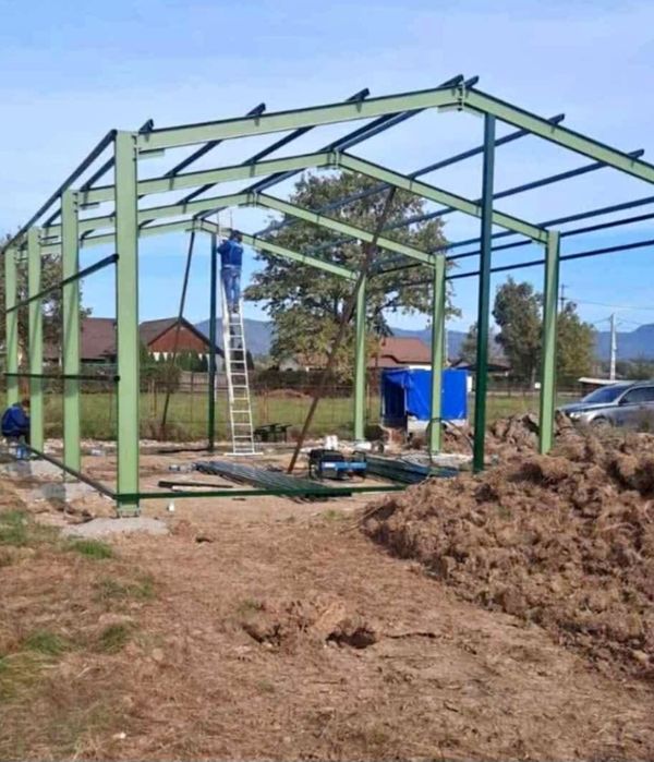 vând structură metalică 12 deschiderea 25 lungime 4 m la stâlp din pro