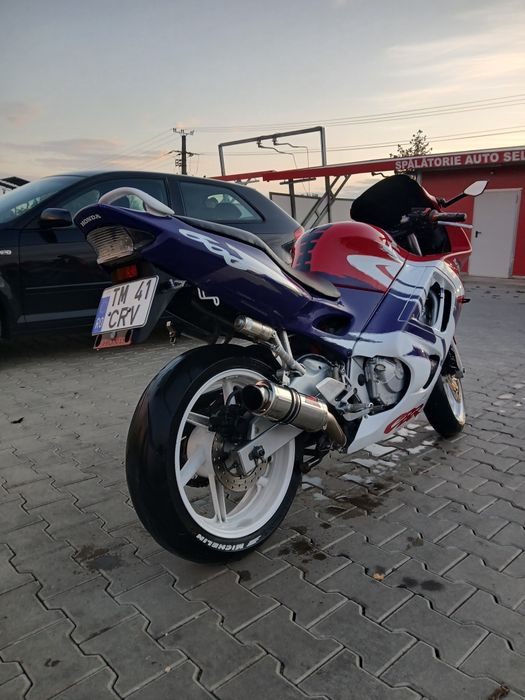 Vând Honda CBR 600