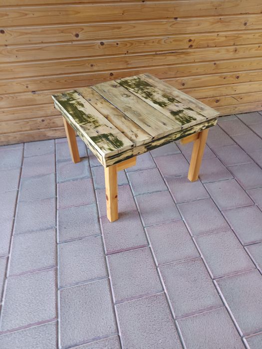 Masa cafea pictata si cu blat lemn recuperat