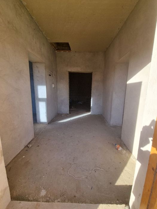 Зудлик билан уй сотилади