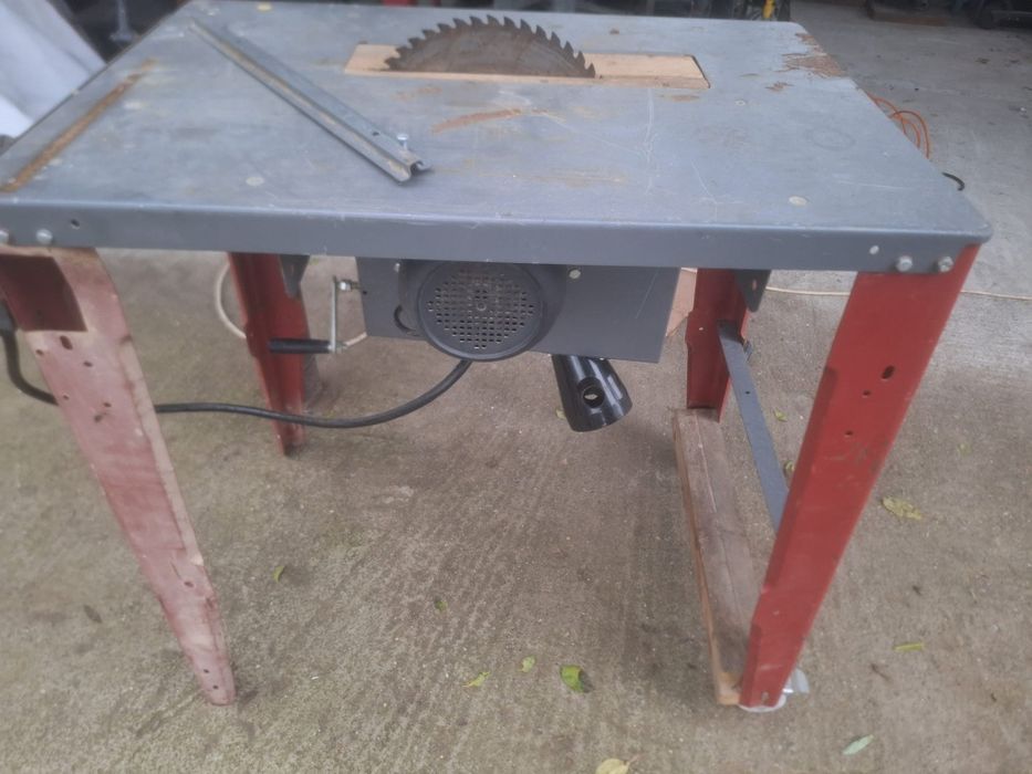 Vând circular Einhell