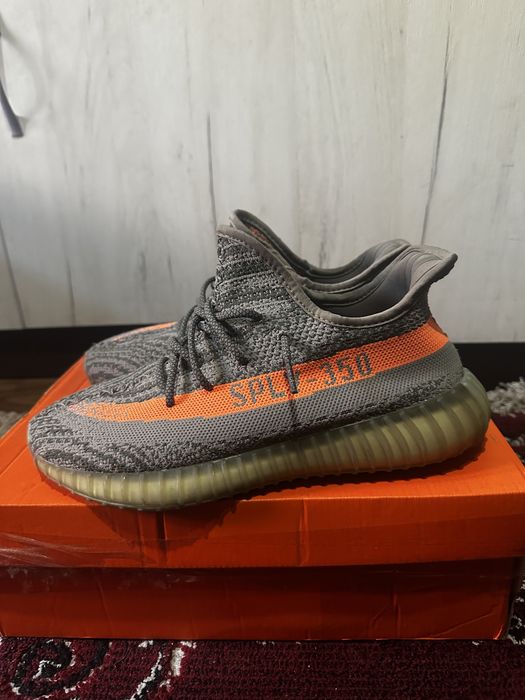 Yeezy beluga 40 purtati