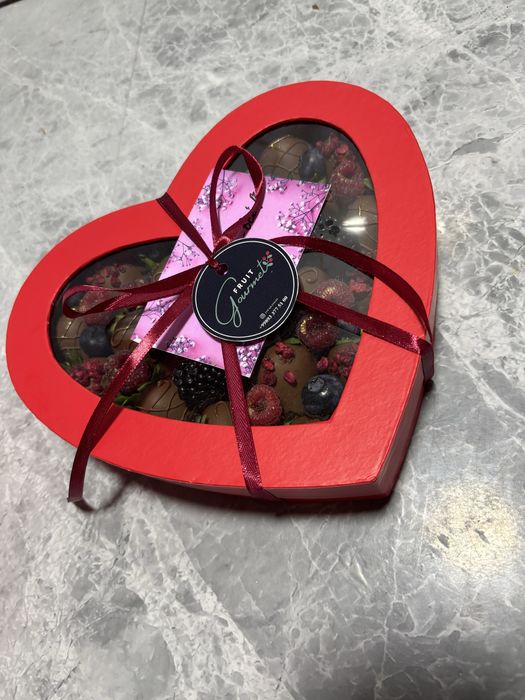 Клубника шоколад. Qulupnay shokolad. Подарки
