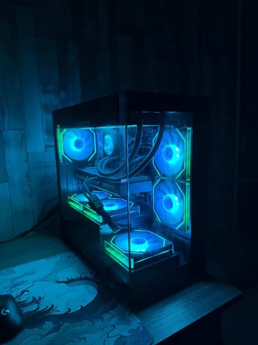 Геймърски Висок Клас Компютър с 5070 и 7 7800X3D