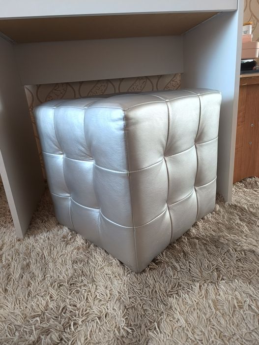 Продам пуфик в хорошем состоянии