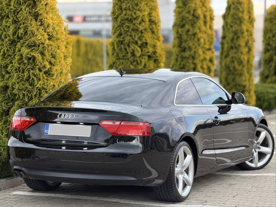 Audi / A5 Coupe 2.0 TDI