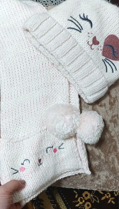 Продам новый комплект и шапочку!