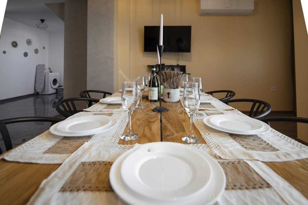 Дава се под наем Тристаен апартамент в Пловдив, Център - 140 кв.м за 1146.99 € - Снимка #5