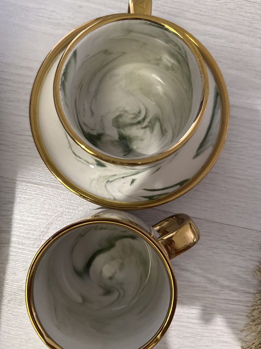 Набор кружек с тарелочками