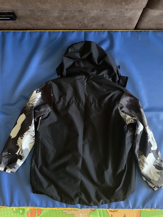 Продам ветровку для мальчика