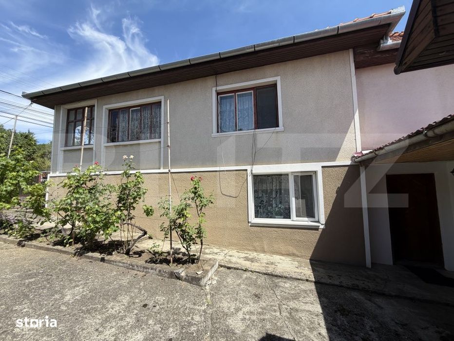 Casa de vanzare, 5 camere si un teren de 500 mp