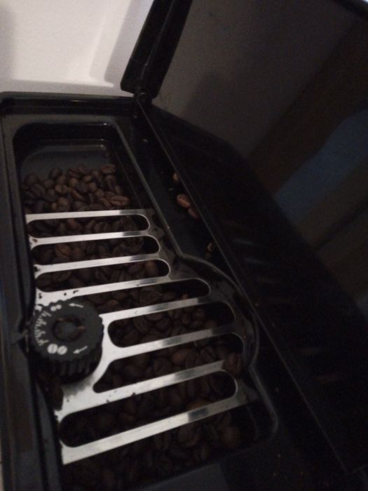 Expresor DeLonghi magnifia