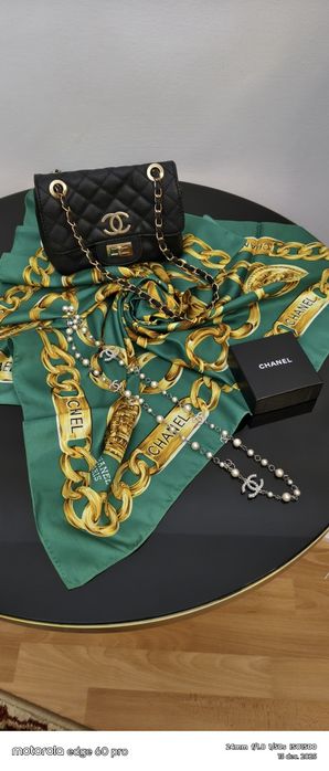 Eșarfa Chanel noua, superbă!