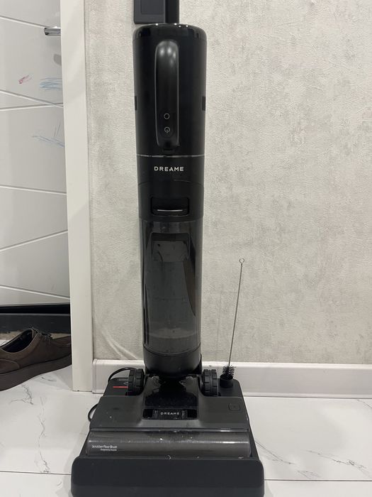 Вертикальный пылесос