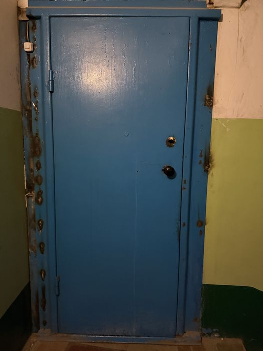 Входная дверь, левая, 15.000тыс. Самовывоз