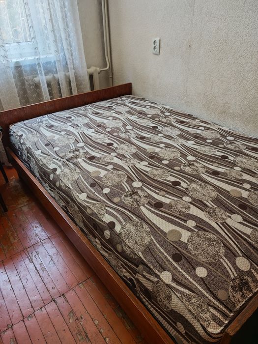 двуспальная кровать