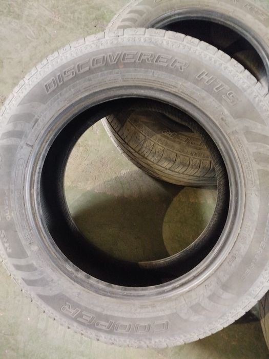 Продам шины б/у .