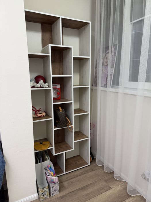 Продам напольный стеллаж из дерева