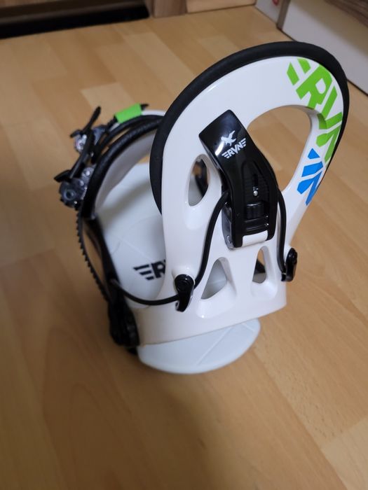 Чисто Нови Сноуборд Автомати Raven S250