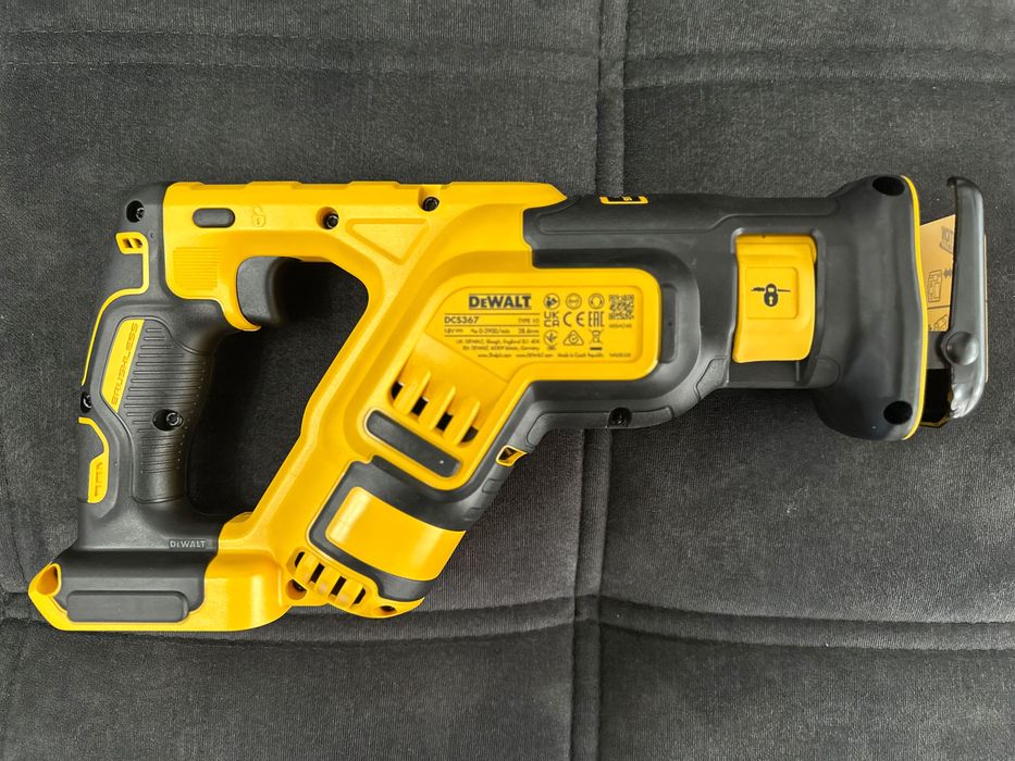 Fierăstrău sabie DeWalt DCS367 XR Brushless 18V – Fără acumulator și încărcător