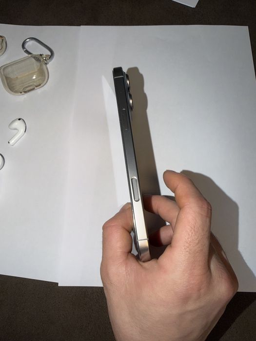 Комплект iphone 16 pro max 256gb,airpods4,apple watch SE2 32gb