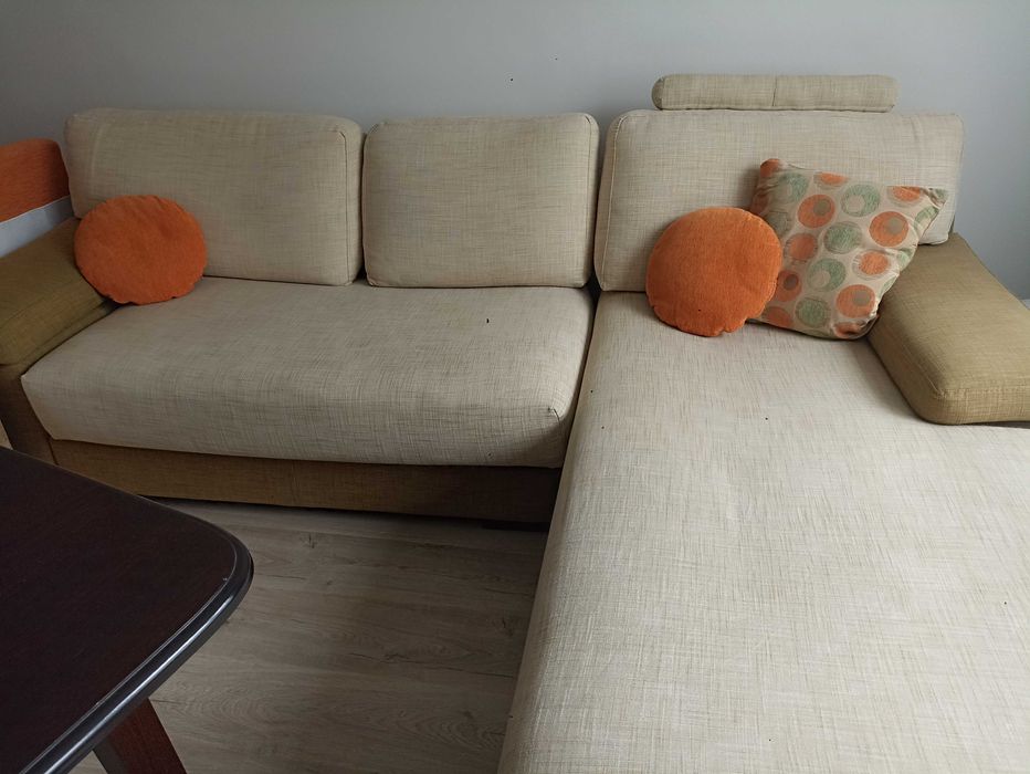 Ъглов диван с лежанка. Изключително здрав и много добре запазен!