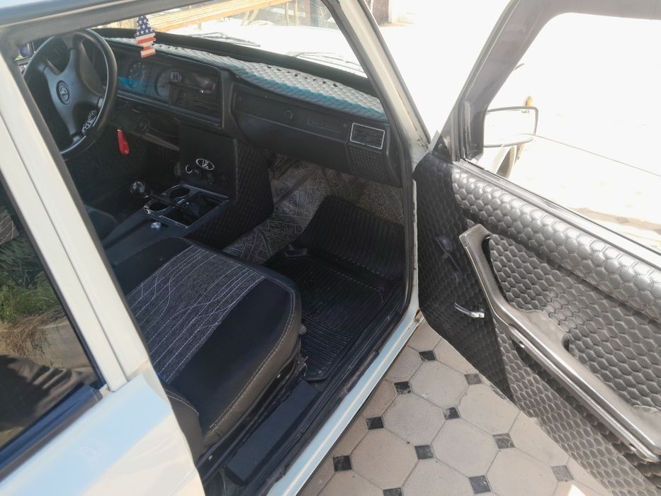 Vaz 2107 sotiladi
