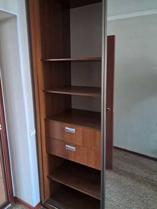 Платиновый шкаф зеркальный