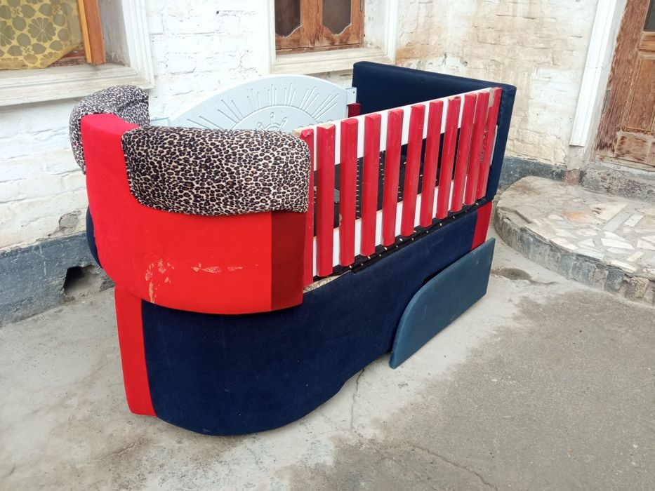 Детский кровать сотилади