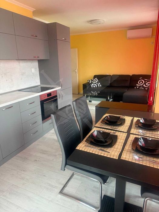 Продава се Тристаен апартамент в Бургас, Сарафово - 92 кв.м за 2065 €/кв.м - Снимка #1