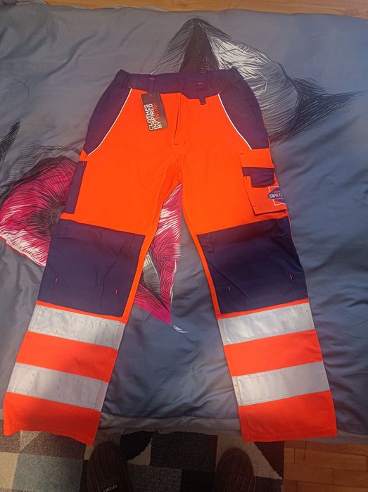 Работни дрехи KHAN.52 номер.Чисто нови