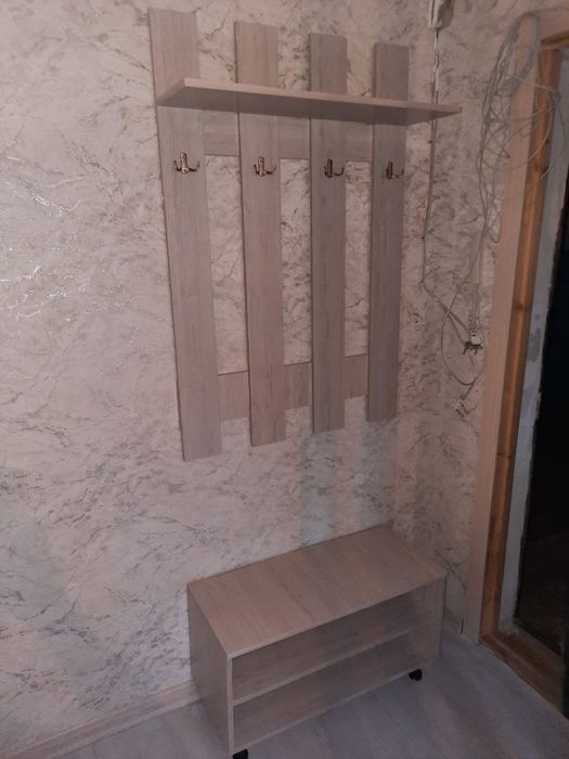 Продаем новую прихожую цвета разные