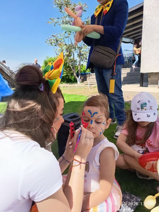 ZOOMZ Animație Copii PREMIUM – Petrecere Totală (Mascote, Sunet, Jocuri, Face Painting) București, Galați & Brăila