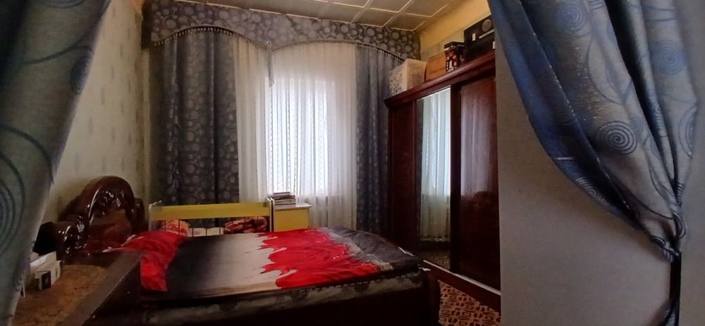 Yunsobotda  uy sotiladi 1.5 sotix