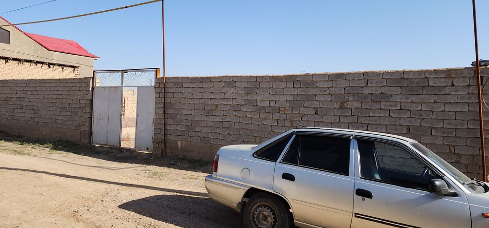 Yer sotiladi xamma xujjatlari joyida