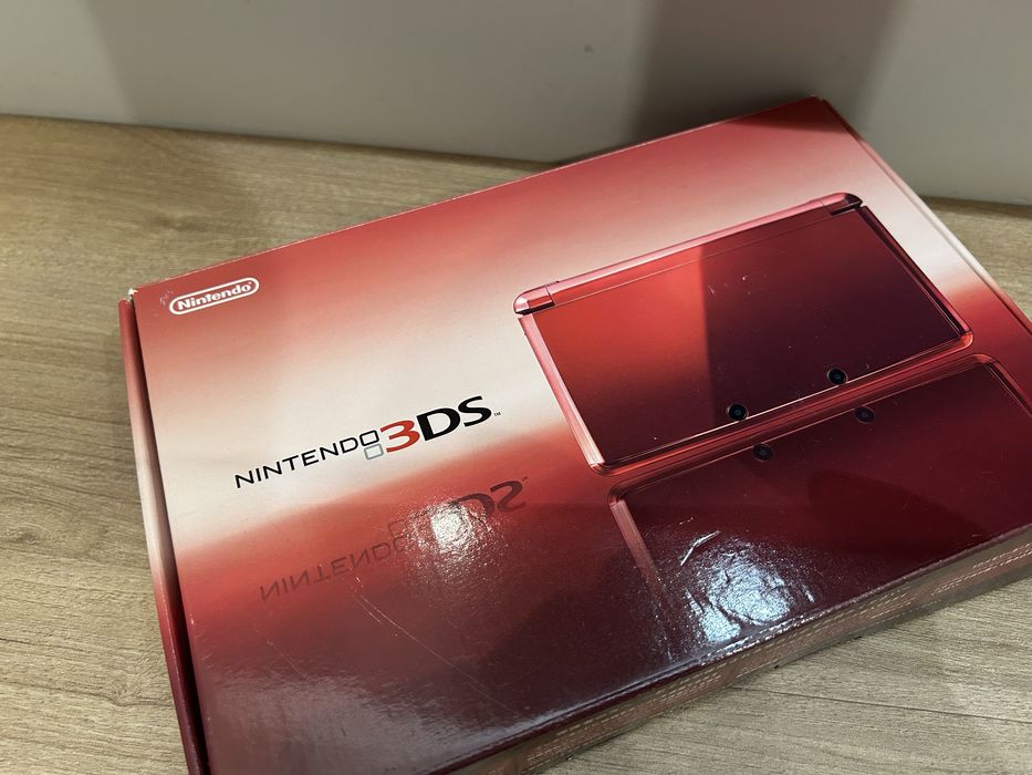 Nintendo 3DS Flame Red - Modat, Card 64GB, Stare Impecabilă + Full Box