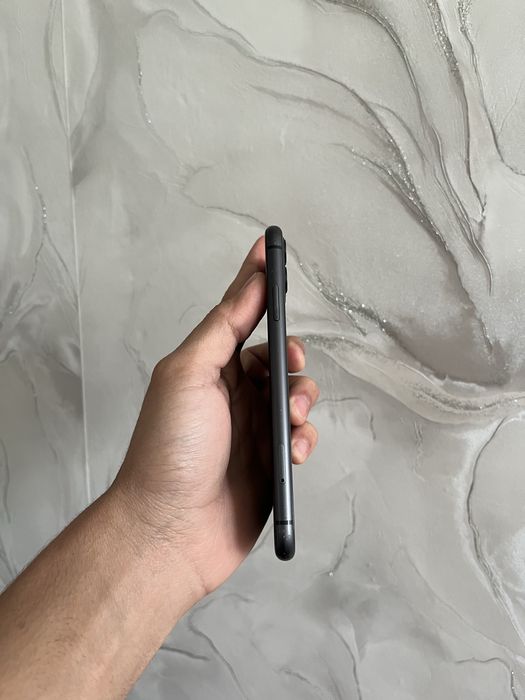 Продам iPhone 11 128gb в идеальном состоянии