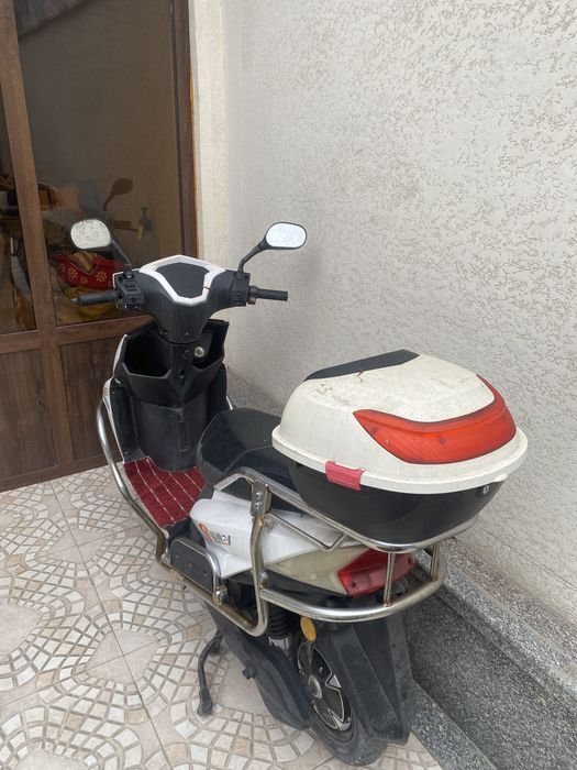 Skuter sotiladi ideal